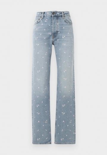 Прямые джинсы