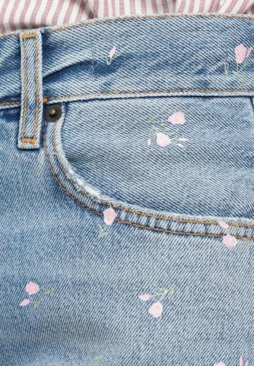 Прямые джинсы