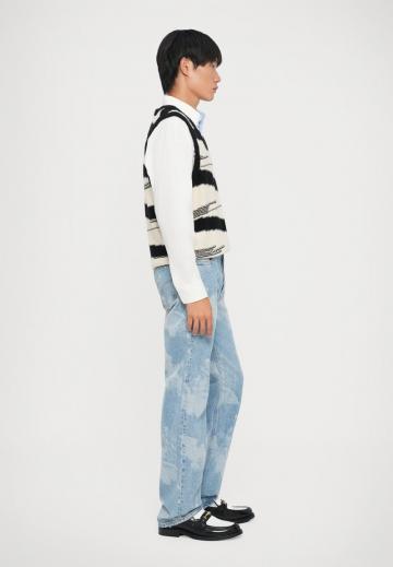 Прямые джинсы