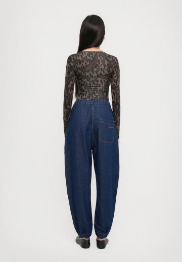 Свободные джинсы