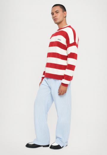 Пуловер в полоску