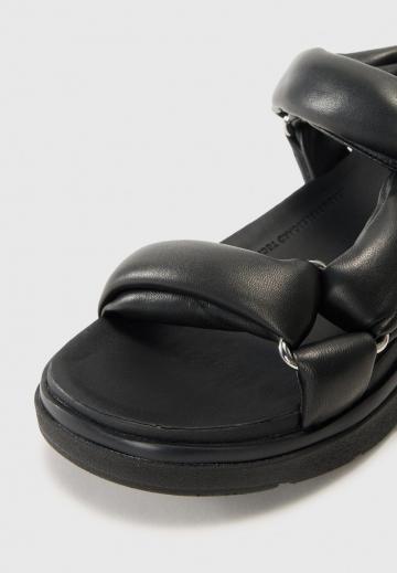 Босоножки на танкетке