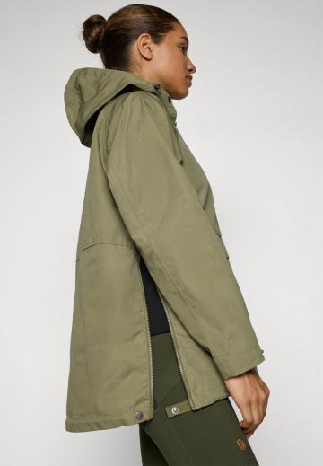 Спортивная куртка