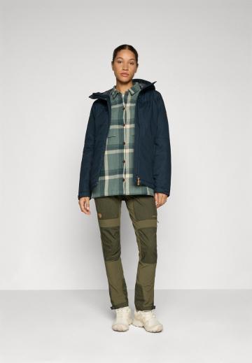 Спортивная куртка