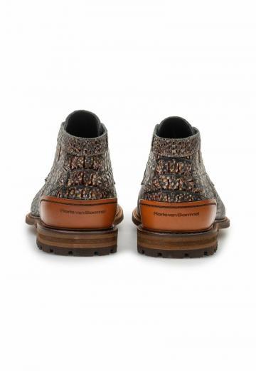 Ботинки на шнуровке