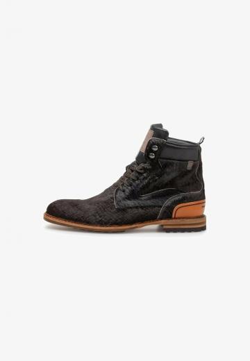 Ботинки на шнуровке