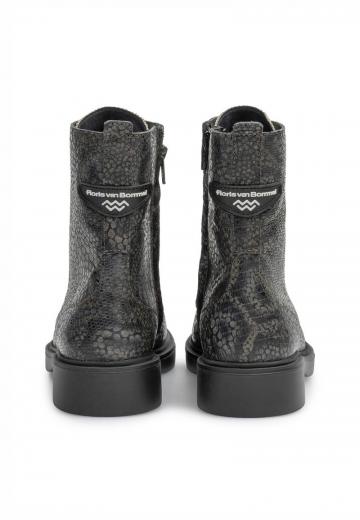 Ботинки на шнуровке