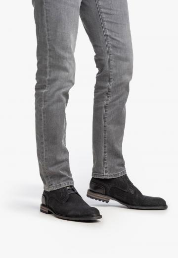 Ботинки на шнуровке