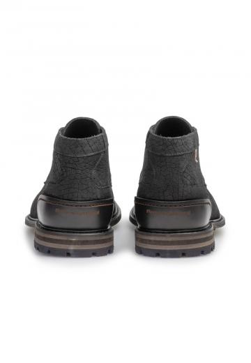 Ботинки на шнуровке