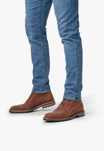 Ботинки на шнуровке