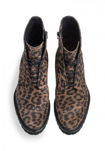 Ботинки на шнуровке