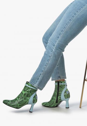 Полусапожки на высоком каблуке