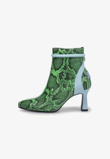 Полусапожки на высоком каблуке