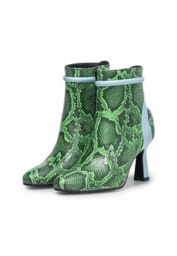 Полусапожки на высоком каблуке