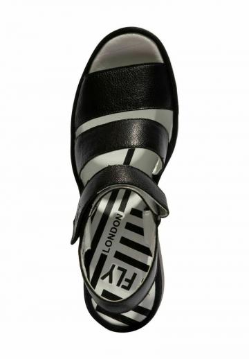 Босоножки на танкетке