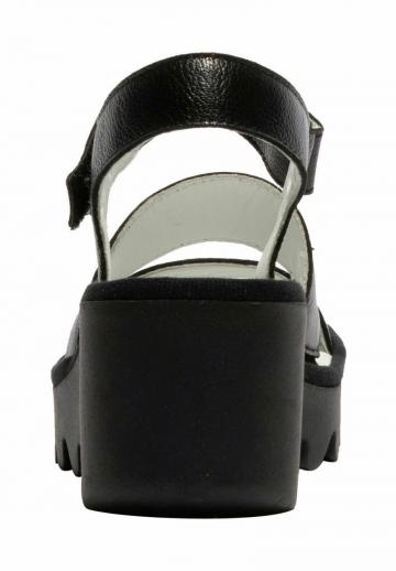 Босоножки на танкетке