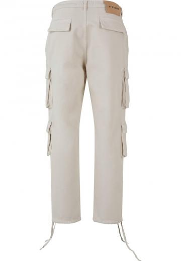 Брюки с накладными карманами