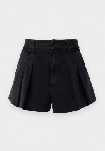 Джинсовые шорты