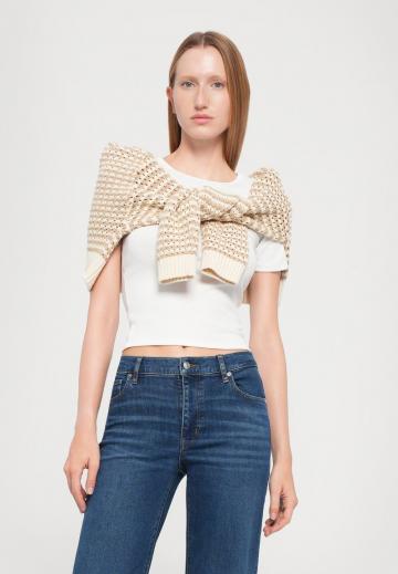 Прямые джинсы