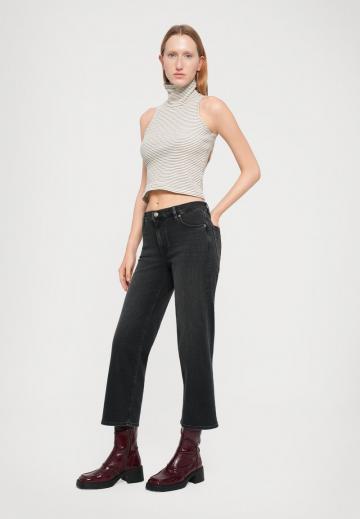 Джинсы бойфренда