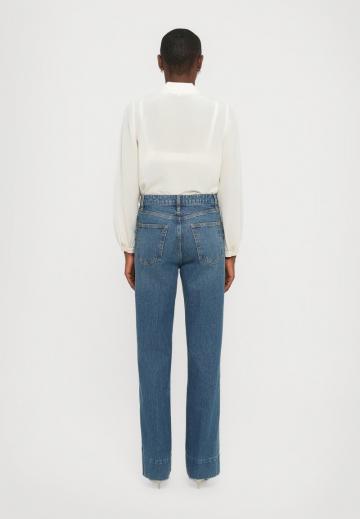 Прямые джинсы