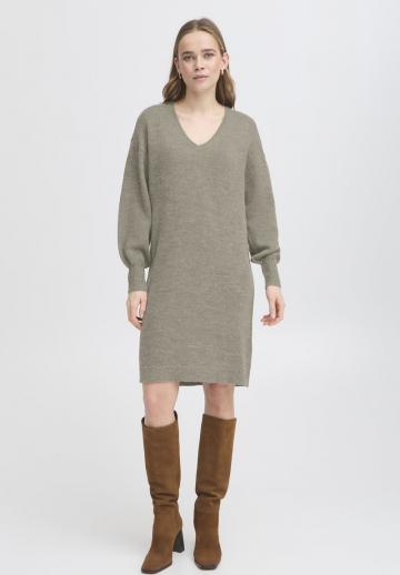 Вязаное платье