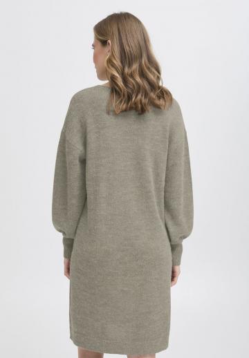 Вязаное платье