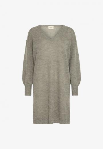 Вязаное платье