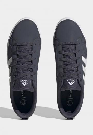 Походные кроссовки