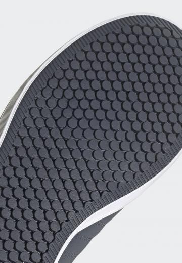 Походные кроссовки