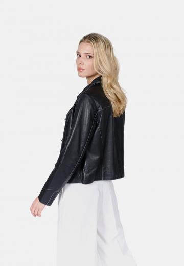 Короткая куртка