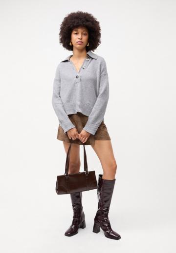 Пуловер с воротником поло