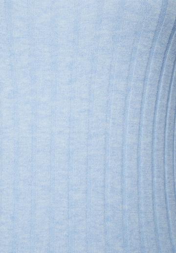 Вязаное платье