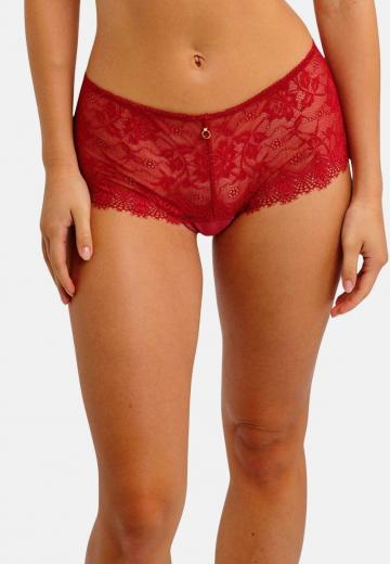 Трусы на бедрах