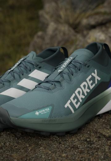 Беговые кроссовки