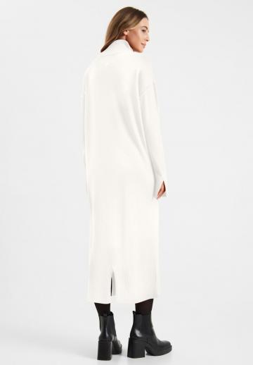 Вязаное платье