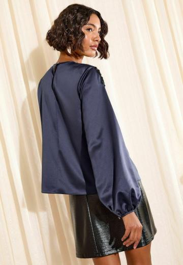 Атласная блузка
