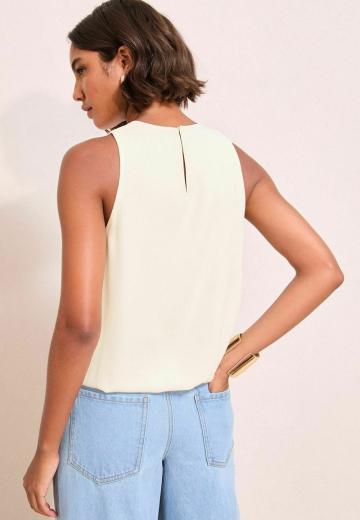 Блузка без рукавов