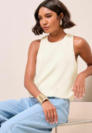 Блузка без рукавов