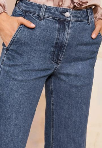 Клешеные джинсы