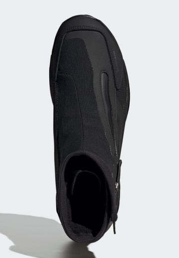 Походные ботинки