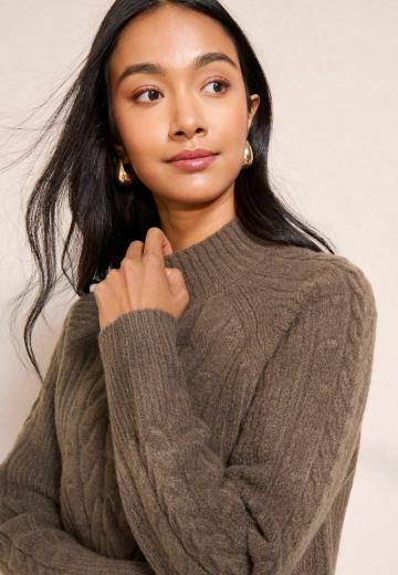 Вязаное платье