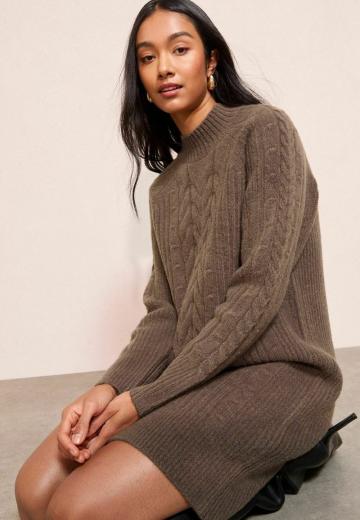 Вязаное платье