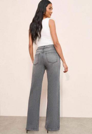 Клешеные джинсы