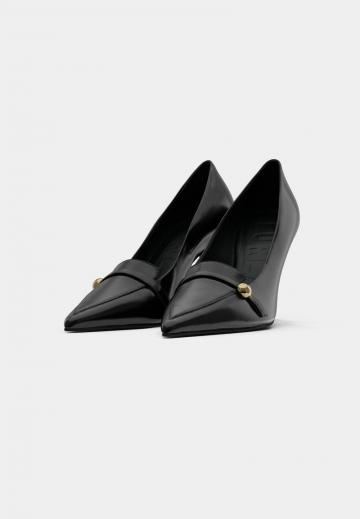 Туфли на высоком каблуке