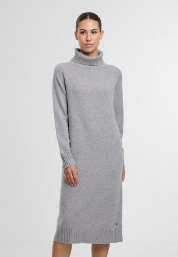 Вязаное платье
