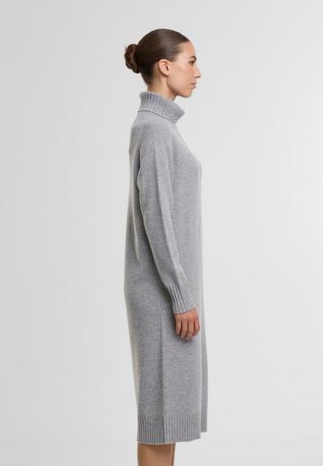 Вязаное платье