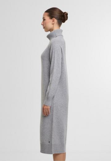 Вязаное платье