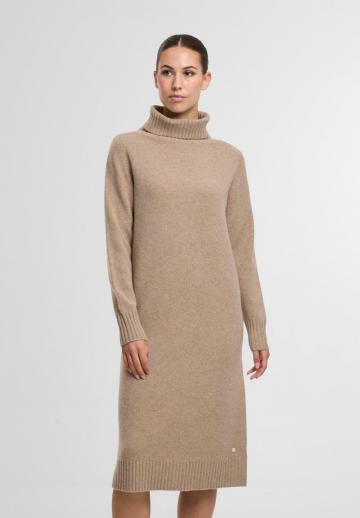 Вязаное платье