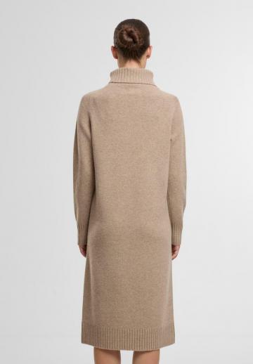 Вязаное платье